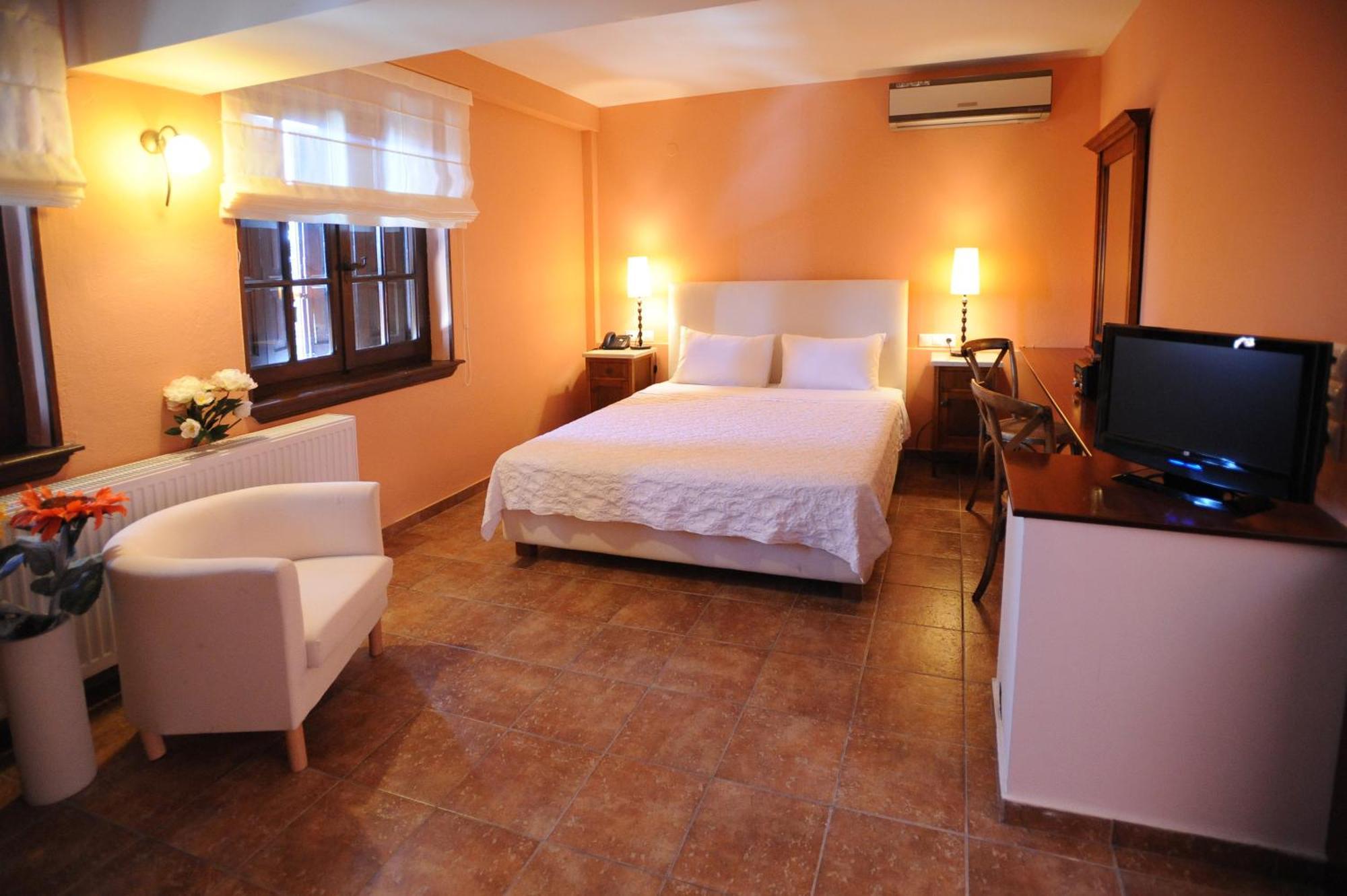 Boutique Hotel Kentrikon & Bungalows Agios Ioannis  Exterior photo